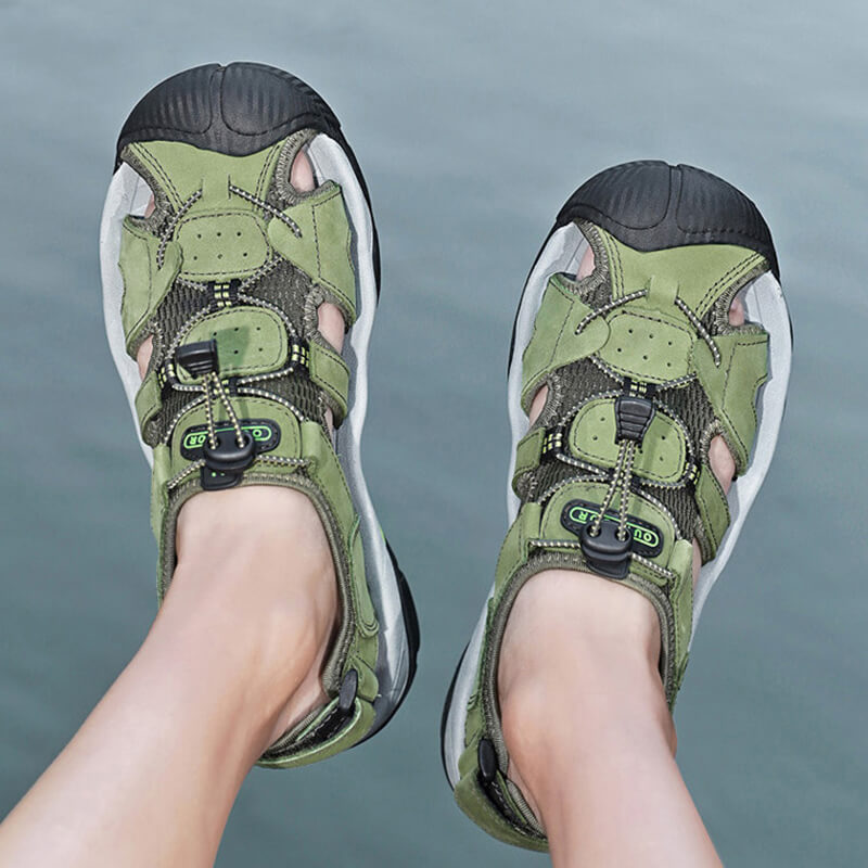 Men’s Wide Fit Closed-Toe Walking Sandals with Adjustable Straps